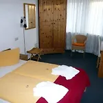 Royal Hotel 2*