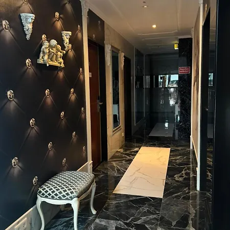 Royal 2*