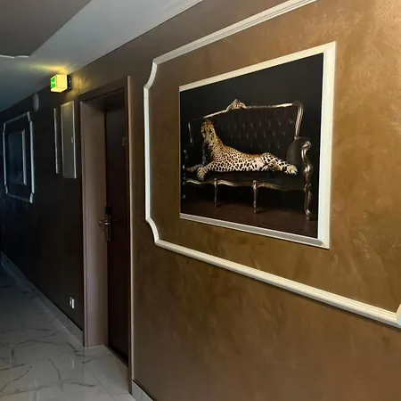 Royal Hotel 2*